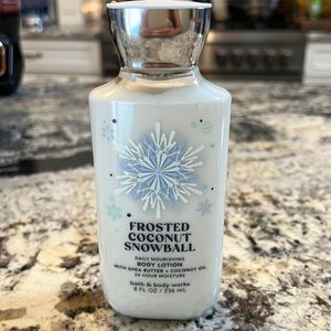 Frosted coconut snowball set